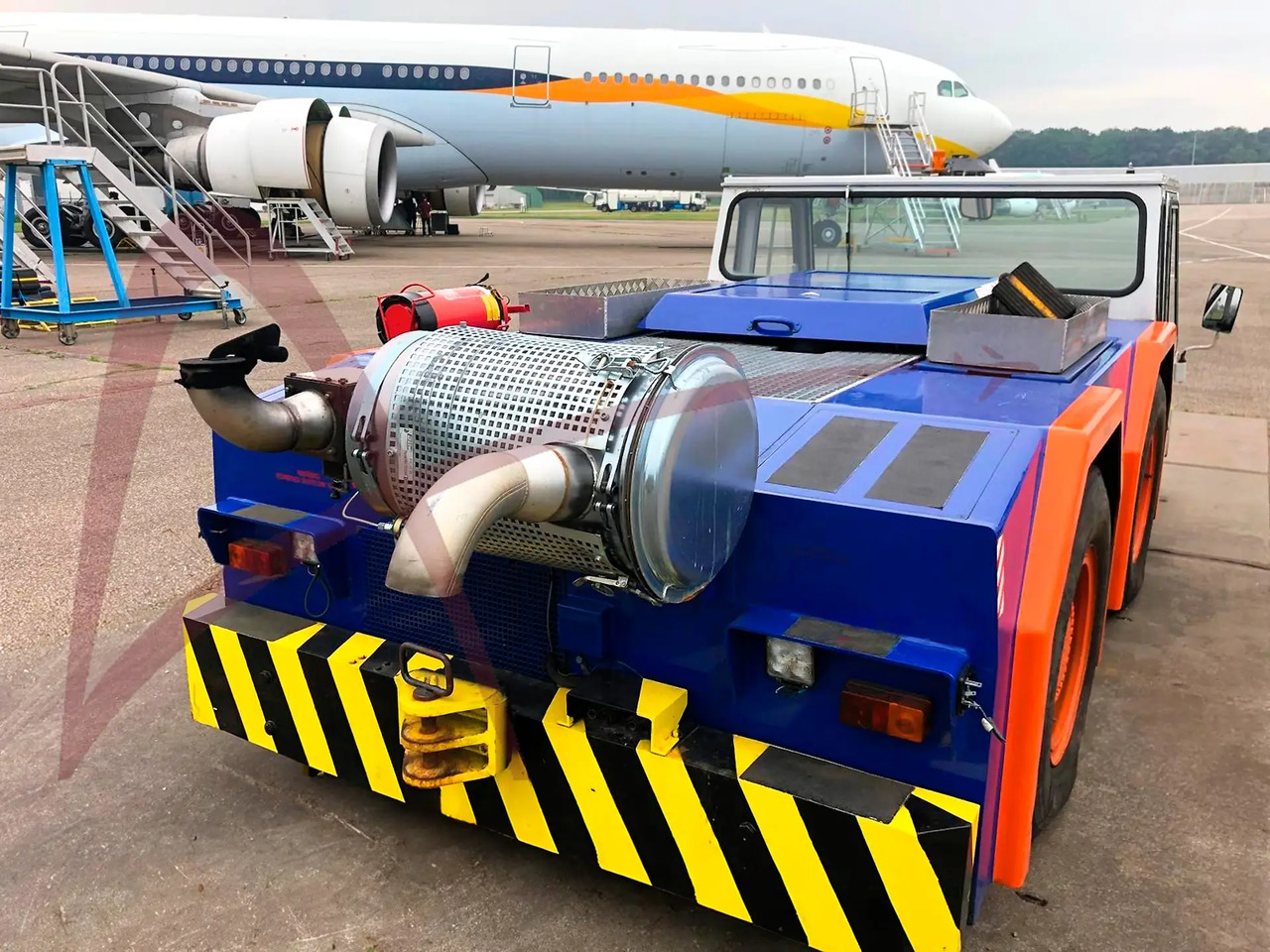 SCHOPF F106 - Flugzeugschlepper: das Bild 2 SCHOPF F106 - Flugzeugschlepper: das Bild 2