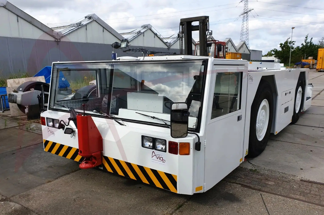 SCHOPF F396E - Flugzeugschlepper: das Bild 5 SCHOPF F396E - Flugzeugschlepper: das Bild 5