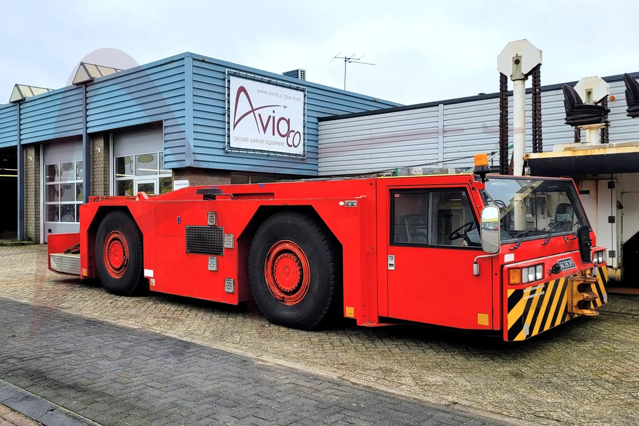 SCHOPF F396P - Flugzeugschlepper: das Bild 1 SCHOPF F396P - Flugzeugschlepper: das Bild 1