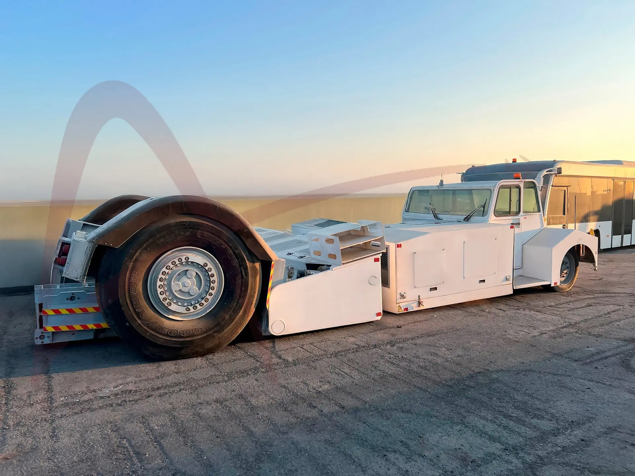 TLD TPX-500 - Flugzeugschlepper: das Bild 1 TLD TPX-500 - Flugzeugschlepper: das Bild 1