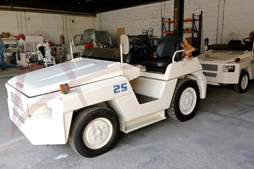TOYOTA 02-2TD25 - Gepäckschlepper: das Bild 1 TOYOTA 02-2TD25 - Gepäckschlepper: das Bild 1