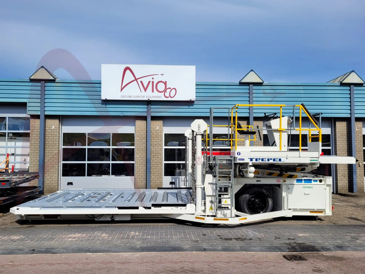 TREPEL CHAMP 70W - Flugzeuglader: das Bild 1 TREPEL CHAMP 70W - Flugzeuglader: das Bild 1