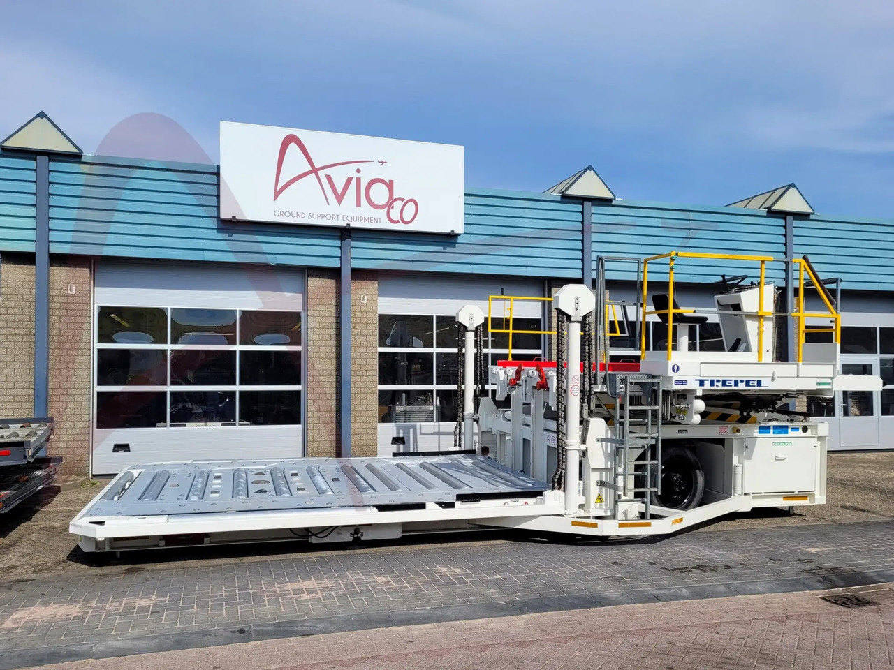 TREPEL CHAMP 70W - Flugzeuglader: das Bild 2 TREPEL CHAMP 70W - Flugzeuglader: das Bild 2