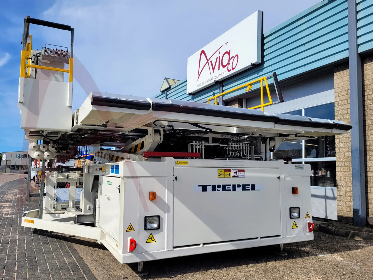 TREPEL CHAMP 70W - Flugzeuglader: das Bild 3 TREPEL CHAMP 70W - Flugzeuglader: das Bild 3