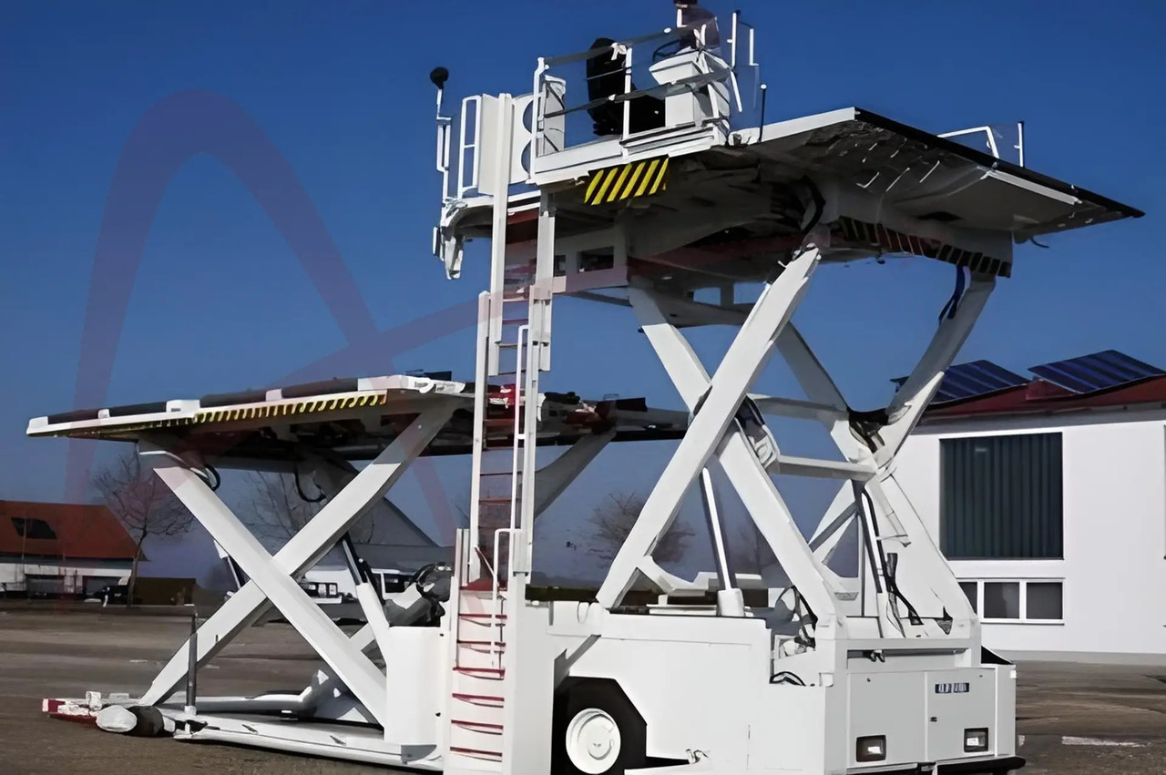 TREPEL PCL200/56 - Flugzeuglader: das Bild 1 TREPEL PCL200/56 - Flugzeuglader: das Bild 1