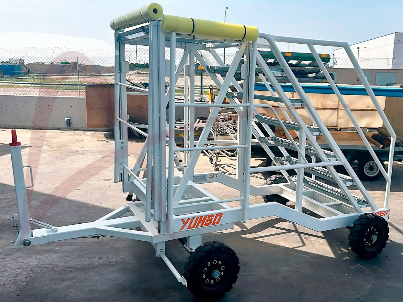 YUMBO ESM.105.000 - Passagiertreppe: das Bild 1 YUMBO ESM.105.000 - Passagiertreppe: das Bild 1