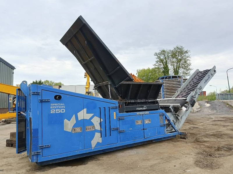 Forus eggersmann SE250 shredder wood waste 2017 1392 uur - Brecher: das Bild 2 Forus eggersmann SE250 shredder wood waste 2017 1392 uur - Brecher: das Bild 2