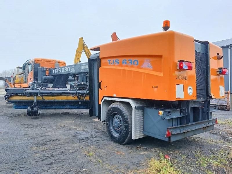 Schmidt TSJ630 man runway snow cleaning sneeuwschuif 2008 - Schneepflug für Landmaschine: das Bild 4 Schmidt TSJ630 man runway snow cleaning sneeuwschuif 2008 - Schneepflug für Landmaschine: das Bild 4