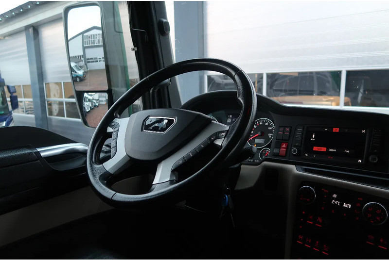 MAN TGX TGX 33.640 6X4 /RETARDER/ HYDRAULIK/ ALCOA'S/ LED/ ETC! - Sattelzugmaschine: das Bild 2 MAN TGX TGX 33.640 6X4 /RETARDER/ HYDRAULIK/ ALCOA'S/ LED/ ETC! - Sattelzugmaschine: das Bild 2