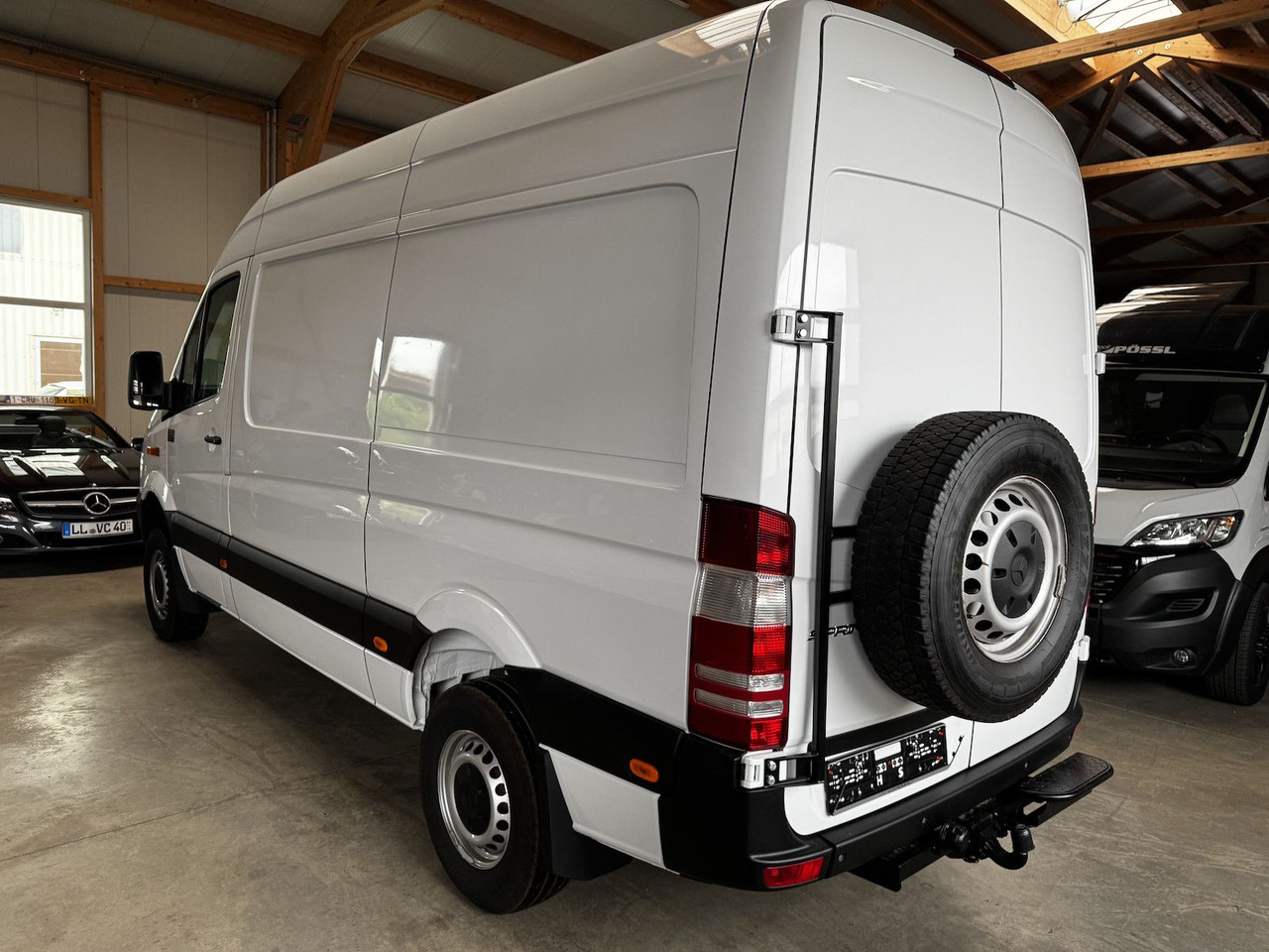 Mercedes-Benz Sprinter 319 CDI 4x4 3.0 V6 Untersetzung 1a! - Camper Van: das Bild 1 Mercedes-Benz Sprinter 319 CDI 4x4 3.0 V6 Untersetzung 1a! - Camper Van: das Bild 1