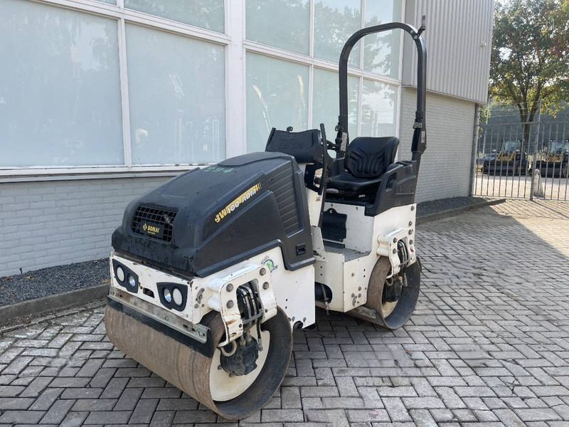 Bomag BW 100 AD M-5 - Walzen: das Bild 1 Bomag BW 100 AD M-5 - Walzen: das Bild 1