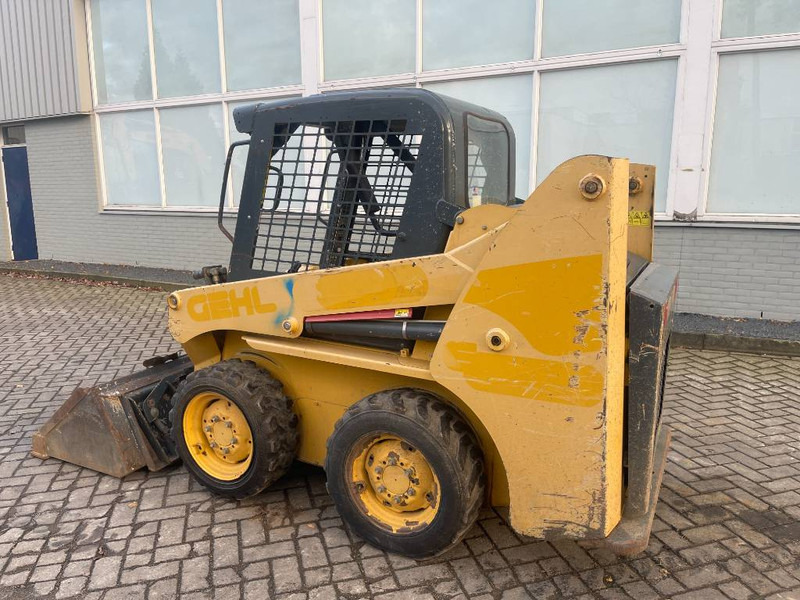 Gehl 3840 E 2015 - Kompaktlader: das Bild 3 Gehl 3840 E 2015 - Kompaktlader: das Bild 3
