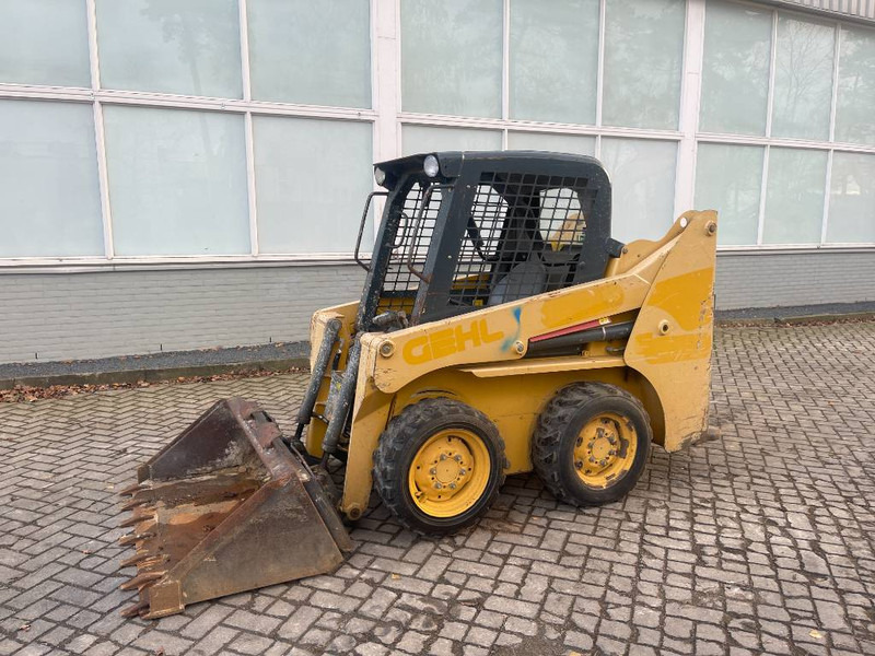 Gehl 3840 E 2015 - Kompaktlader: das Bild 2 Gehl 3840 E 2015 - Kompaktlader: das Bild 2