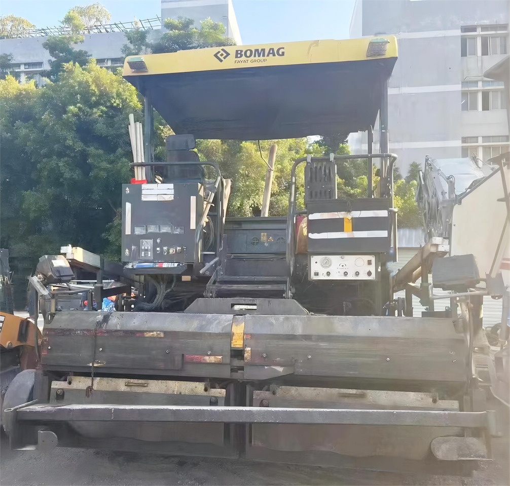 BOMAG BF800C Asphalt Paver Machine Used Asphalt Paver - Asphaltfertiger/ Straßenfertiger: das Bild 4 BOMAG BF800C Asphalt Paver Machine Used Asphalt Paver - Asphaltfertiger/ Straßenfertiger: das Bild 4