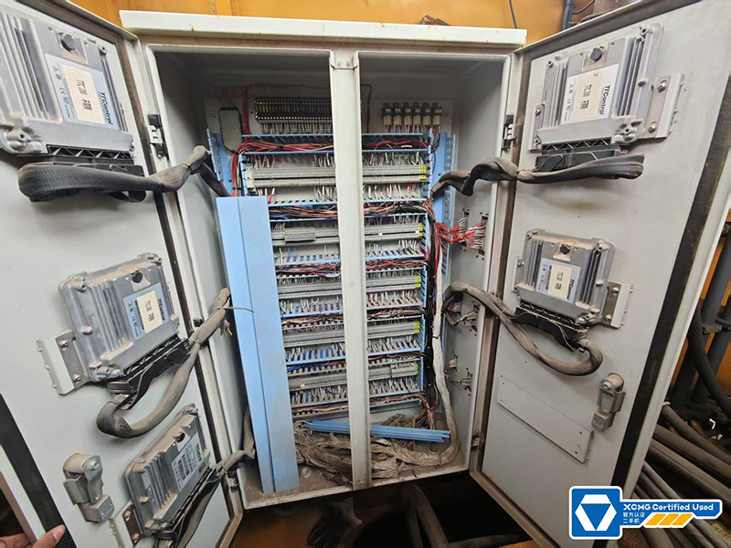 XCMG 2022 used XGC16000 1250ton large-tons crawler crane price - Raupenkran: das Bild 3 XCMG 2022 used XGC16000 1250ton large-tons crawler crane price - Raupenkran: das Bild 3