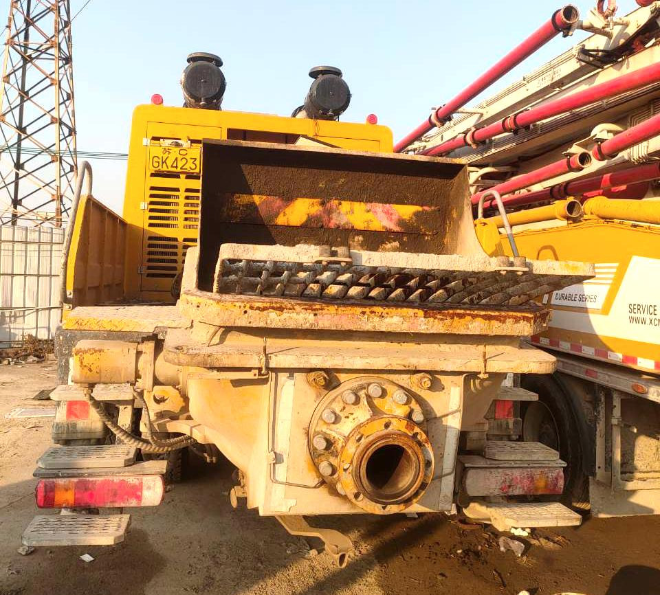 XCMG Official HBC10050V Second Hand Truck Mounted Line Concrete Pump With High Quality - Betontechnik: das Bild 4 XCMG Official HBC10050V Second Hand Truck Mounted Line Concrete Pump With High Quality - Betontechnik: das Bild 4