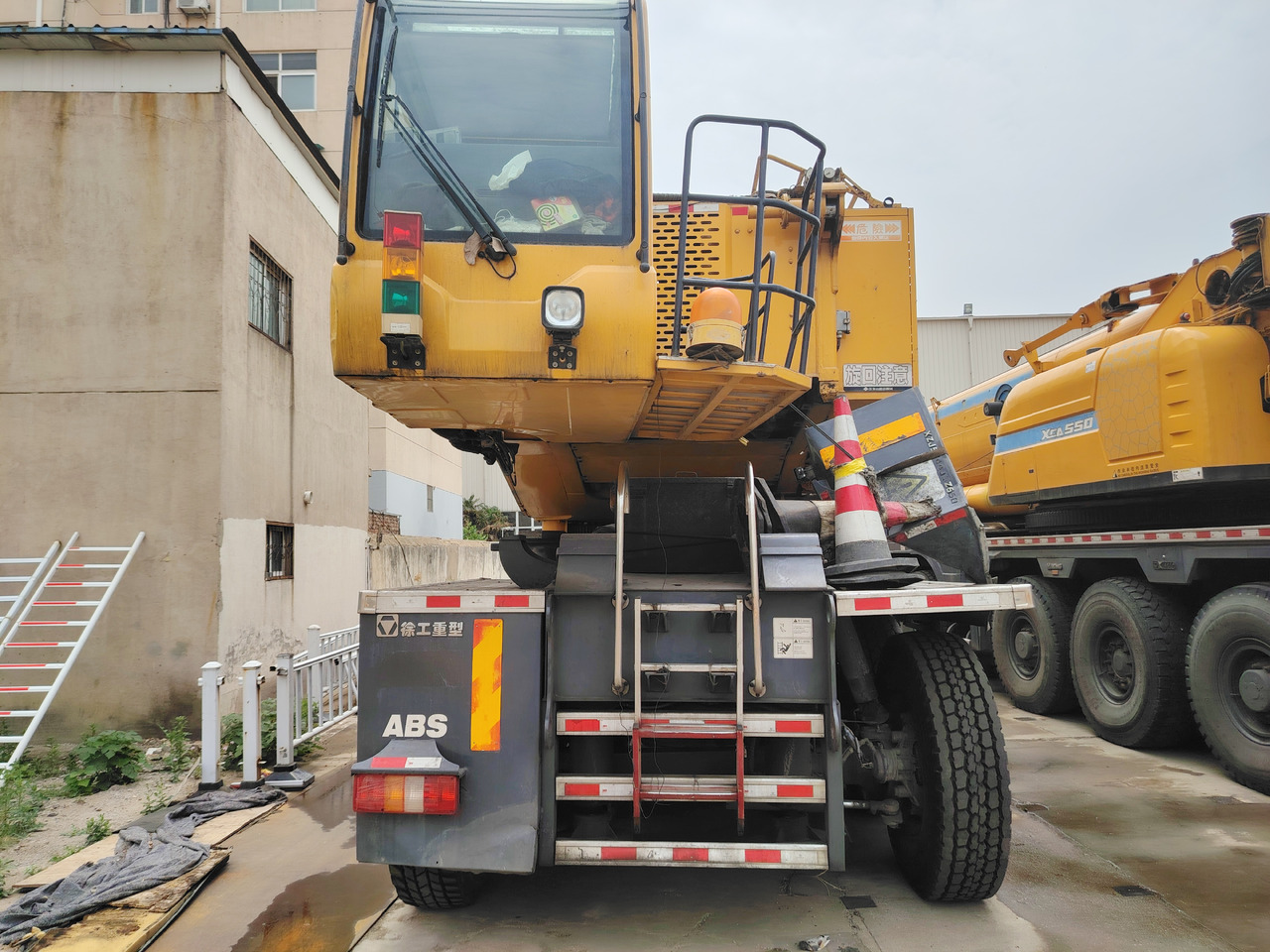 XCMG Official Second Hand Construction Big Crane QAY650A 650 Tons All Terrain Cranes With Good Condition - All-Terrain Kran: das Bild 5 XCMG Official Second Hand Construction Big Crane QAY650A 650 Tons All Terrain Cranes With Good Condition - All-Terrain Kran: das Bild 5