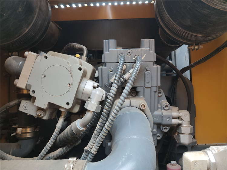XCMG Official Xe400e Second Hand Hydraulic Rotary Piling Rig Used Rotary Table Drilling Rig - Ramme: das Bild 5 XCMG Official Xe400e Second Hand Hydraulic Rotary Piling Rig Used Rotary Table Drilling Rig - Ramme: das Bild 5