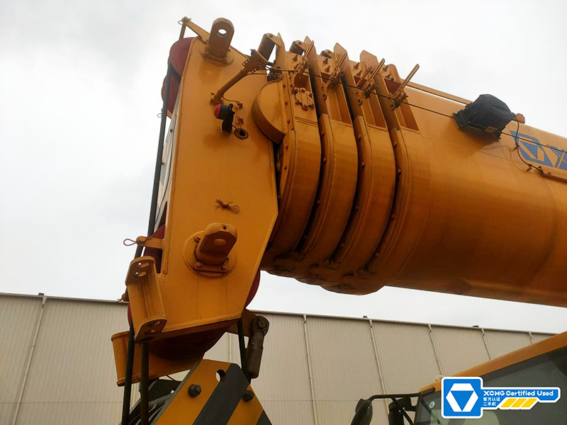 XCMG QY180K5C 180ton second hand truck crane for sale - Mobilkran: das Bild 3 XCMG QY180K5C 180ton second hand truck crane for sale - Mobilkran: das Bild 3