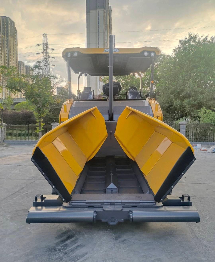 XCMG RP905IV used crawler portable concrete asphalt paver price - Asphaltfertiger/ Straßenfertiger: das Bild 5 XCMG RP905IV used crawler portable concrete asphalt paver price - Asphaltfertiger/ Straßenfertiger: das Bild 5