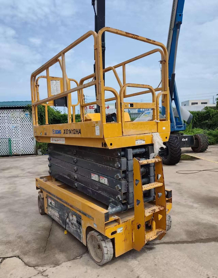 Scherenbühne XCMG XG1412HA-Li battery electric mobile scissor lift 14m price: das Bild 6