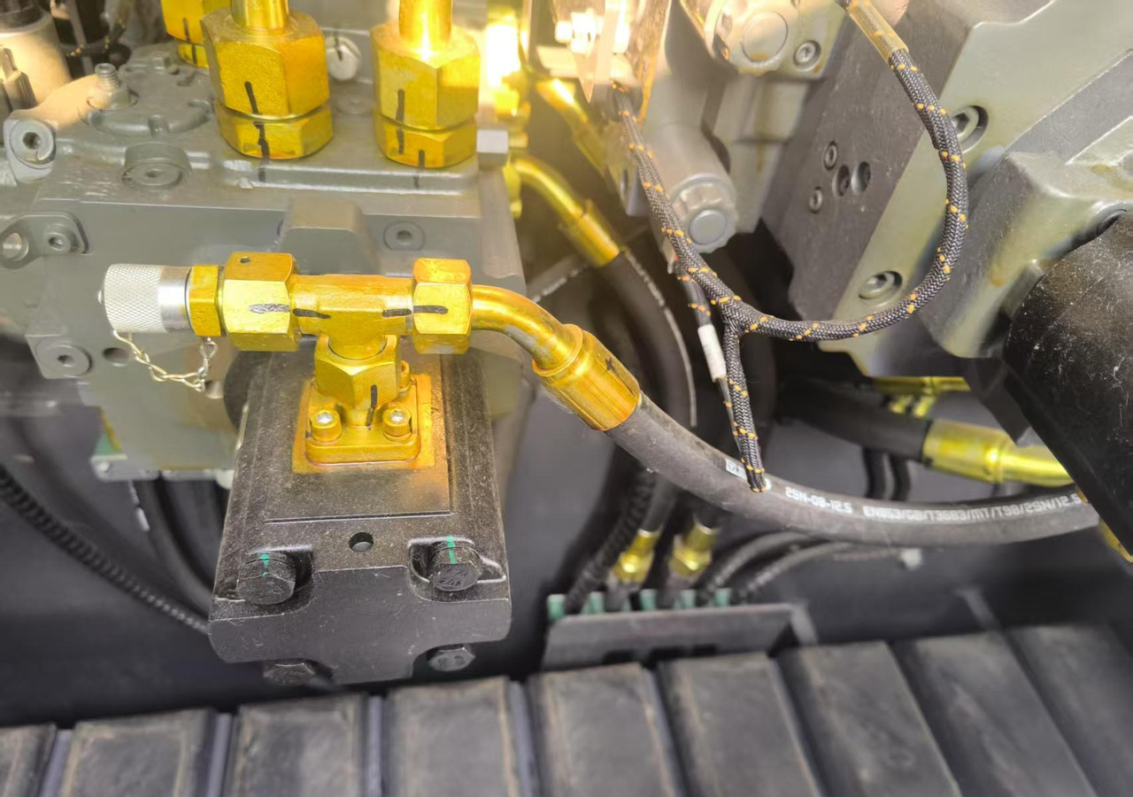 XCMG official used asphalt paver RP905IV Concrete machine - Asphaltfertiger/ Straßenfertiger: das Bild 3 XCMG official used asphalt paver RP905IV Concrete machine - Asphaltfertiger/ Straßenfertiger: das Bild 3