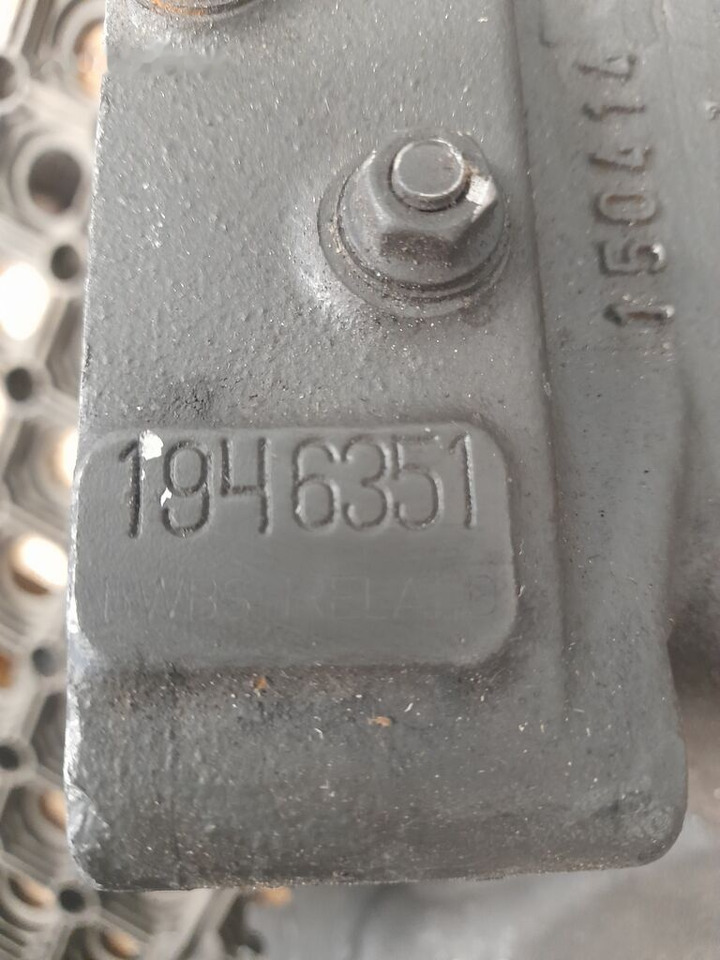 DAF XF 106 1946351 truck - Ansaugkrümmer für LKW: das Bild 3 DAF XF 106 1946351 truck - Ansaugkrümmer für LKW: das Bild 3