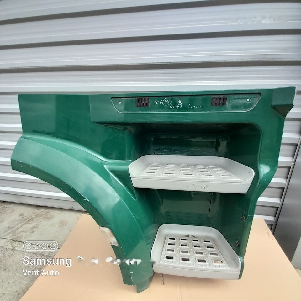 DAF XF 106 RH 1835024 DAF 1835024 truck - Trittbrett für LKW: das Bild 1 DAF XF 106 RH 1835024 DAF 1835024 truck - Trittbrett für LKW: das Bild 1