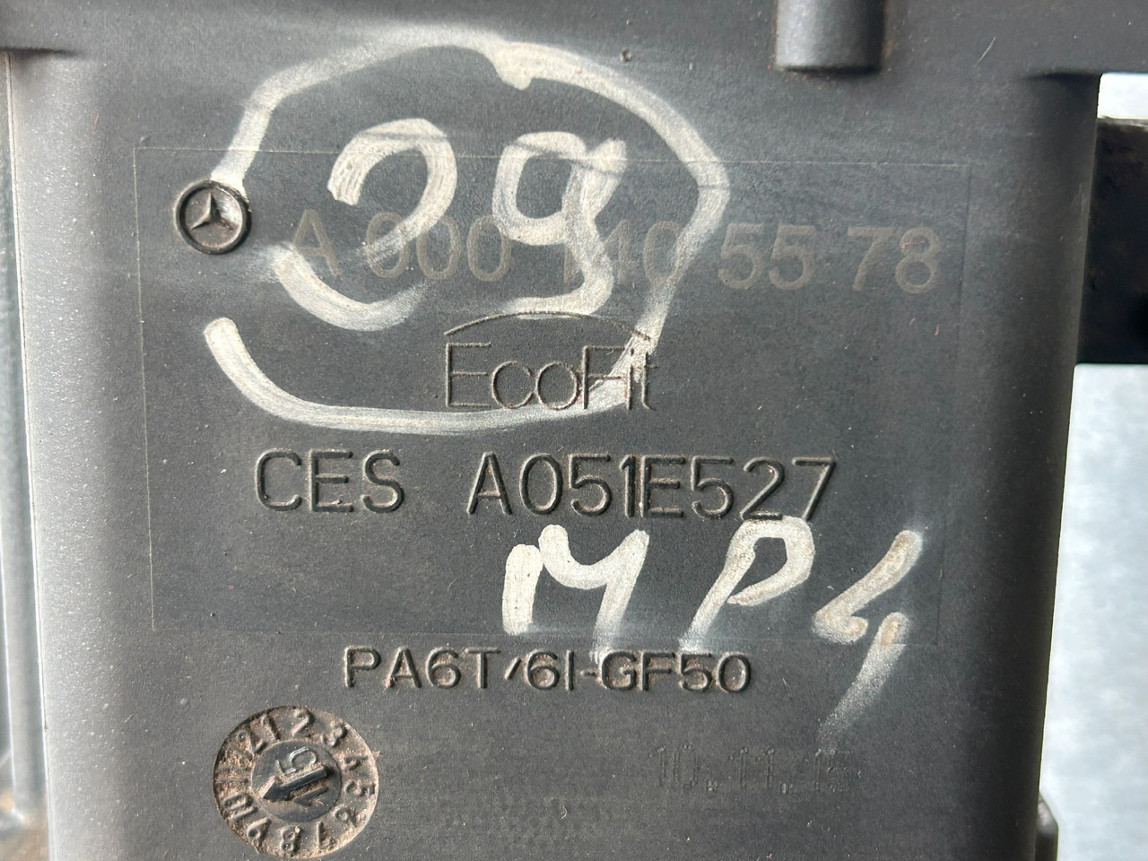 MERCEDES-BENZ AROCS MP4 ADBLUE PUMP - Auspuff/ Abgasanlage für LKW: das Bild 2 MERCEDES-BENZ AROCS MP4 ADBLUE PUMP - Auspuff/ Abgasanlage für LKW: das Bild 2