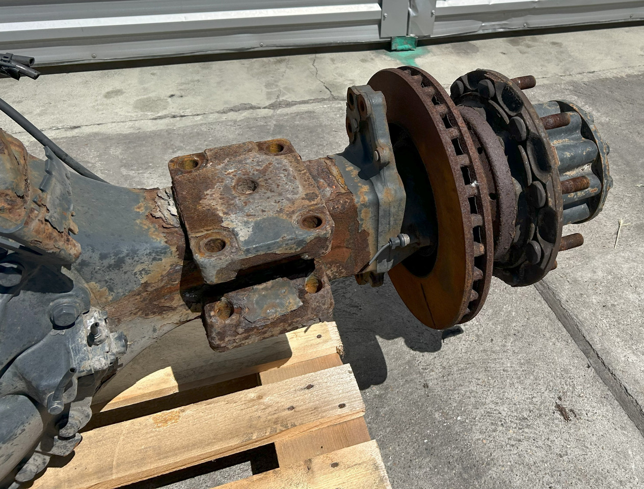 MERCEDES-BENZ REAR AXLE + HUBS ACTROS MP4 R440-13 2,846 - Hinterachse für LKW: das Bild 4 MERCEDES-BENZ REAR AXLE + HUBS ACTROS MP4 R440-13 2,846 - Hinterachse für LKW: das Bild 4