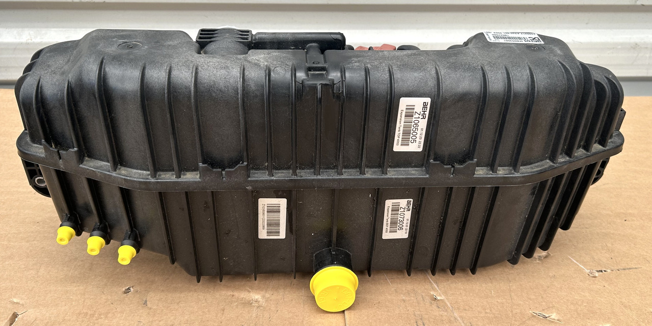 MERCEDES COOLANT EXPANSION TANK AROCS ACTROS MP4 MP5 - Ausgleichsbehälter: das Bild 2 MERCEDES COOLANT EXPANSION TANK AROCS ACTROS MP4 MP5 - Ausgleichsbehälter: das Bild 2