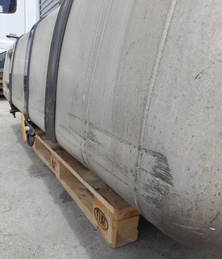 Mercedes-Benz ACTROS MP4 660L A9604703501 Mercedes-Benz truck - Kraftstofftank für LKW: das Bild 4 Mercedes-Benz ACTROS MP4 660L A9604703501 Mercedes-Benz truck - Kraftstofftank für LKW: das Bild 4