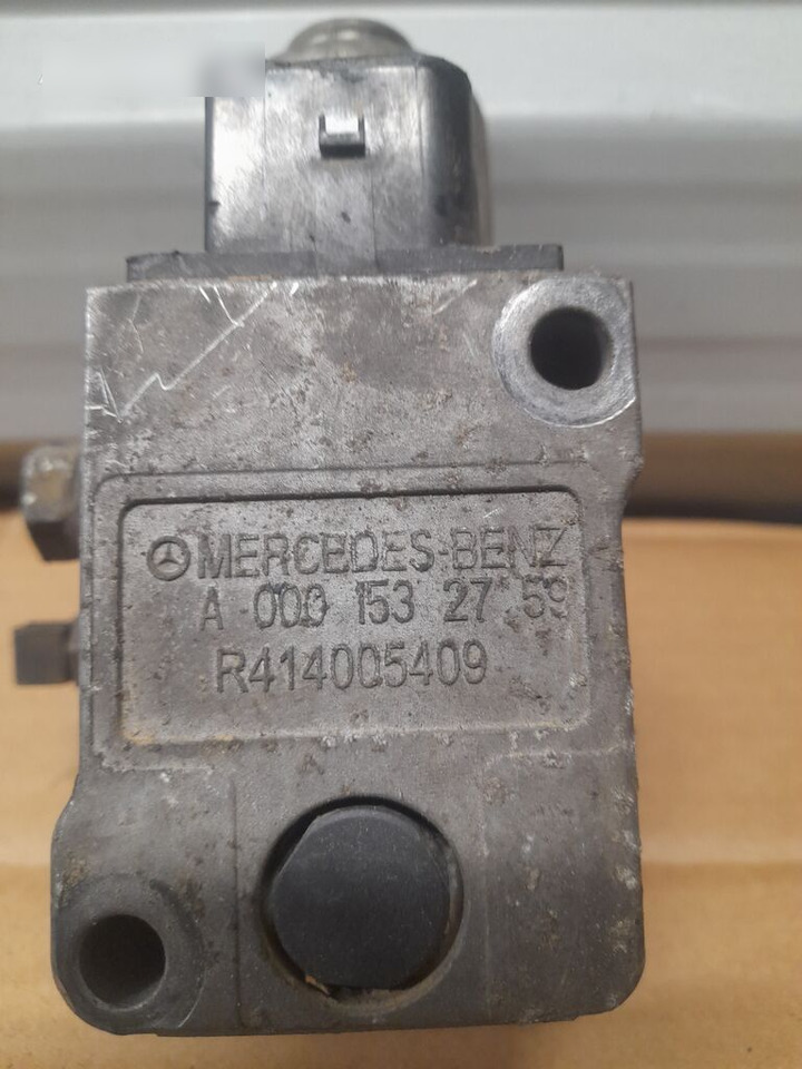 Mercedes-Benz ACTROS MP4 A0001532759 Mercedes-Benz - Ventil für LKW: das Bild 3 Mercedes-Benz ACTROS MP4 A0001532759 Mercedes-Benz - Ventil für LKW: das Bild 3