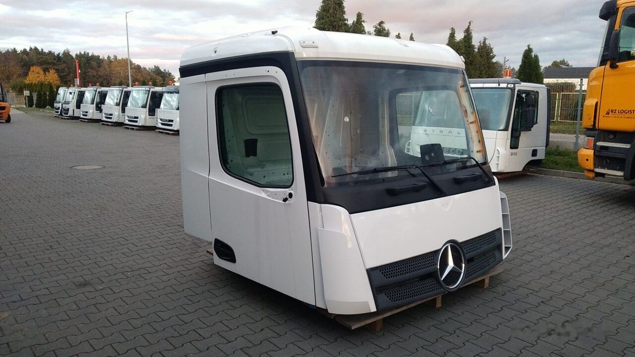 Mercedes-Benz Arocs 8x8 8x6 4x4 6x6 6x4 M Classic Space 320mm Mercedes-Benz AROCS Arocs 8x8 8x6 4x4 6x6 6x4 M Classic Space 320mm truck - Fahrerhaus für LKW: das Bild 1 Mercedes-Benz Arocs 8x8 8x6 4x4 6x6 6x4 M Classic Space 320mm Mercedes-Benz AROCS Arocs 8x8 8x6 4x4 6x6 6x4 M Classic Space 320mm truck - Fahrerhaus für LKW: das Bild 1