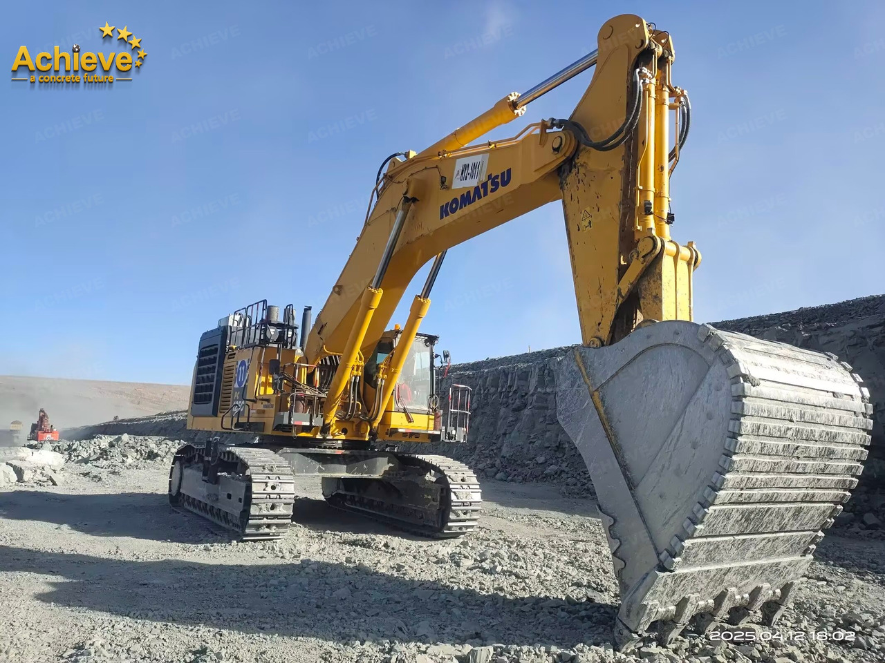 Komatsu 【ACHIEVE】TOP CONDITION!!! PC1250-11R 2023 4500h Horsepower (HP) 758 HP @ 1,800 rpm Operating weight (lbs) 269,300 - 272,600 Bucket Capacity (yd3) 5.3-9.5 - Kettenbagger: das Bild 1 Komatsu 【ACHIEVE】TOP CONDITION!!! PC1250-11R 2023 4500h Horsepower (HP) 758 HP @ 1,800 rpm Operating weight (lbs) 269,300 - 272,600 Bucket Capacity (yd3) 5.3-9.5 - Kettenbagger: das Bild 1