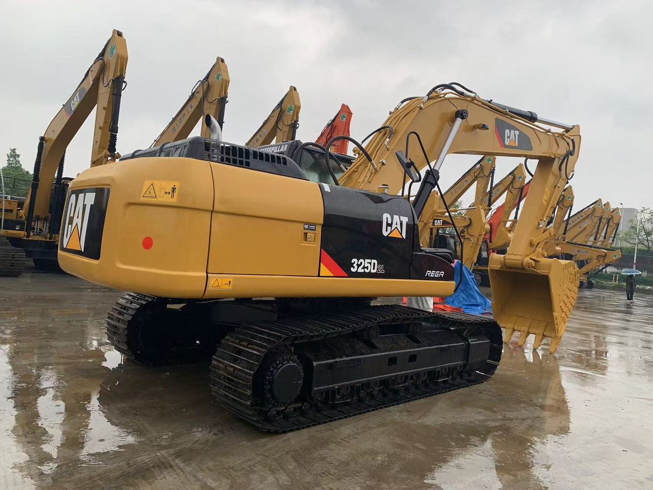 Caterpillar Construction Machine 25 ton Excavator CAT 325D, 325CL, 325BL - Kettenbagger: das Bild 2 Caterpillar Construction Machine 25 ton Excavator CAT 325D, 325CL, 325BL - Kettenbagger: das Bild 2