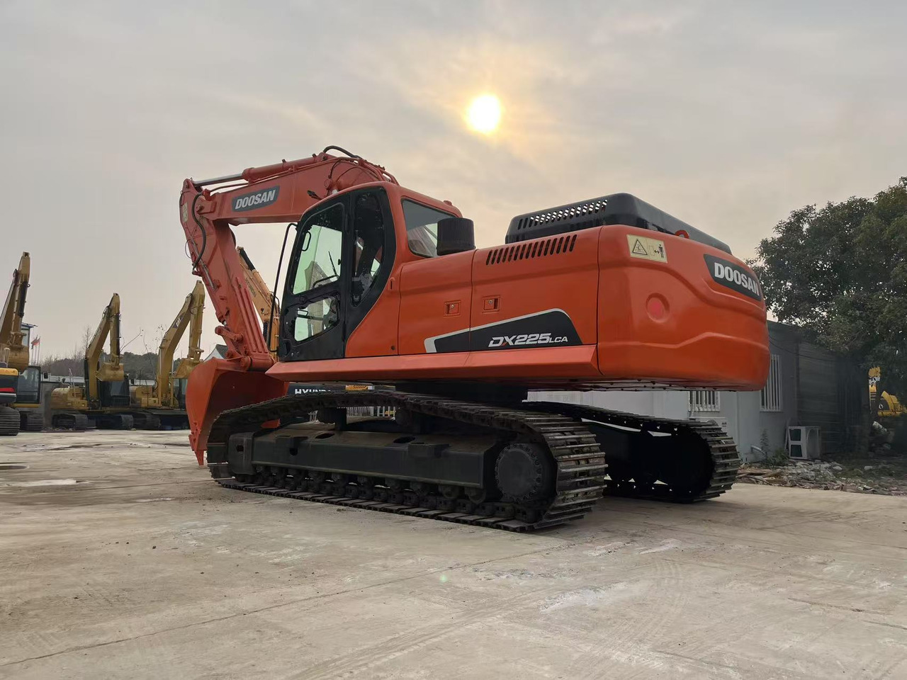 Doosan Used Excavator Doosan DX225 - 129kW Doosan DL06 Engine, 1.0m³ Standard Bucket Capacity, 22300kg Operating Weight - Kettenbagger: das Bild 2 Doosan Used Excavator Doosan DX225 - 129kW Doosan DL06 Engine, 1.0m³ Standard Bucket Capacity, 22300kg Operating Weight - Kettenbagger: das Bild 2
