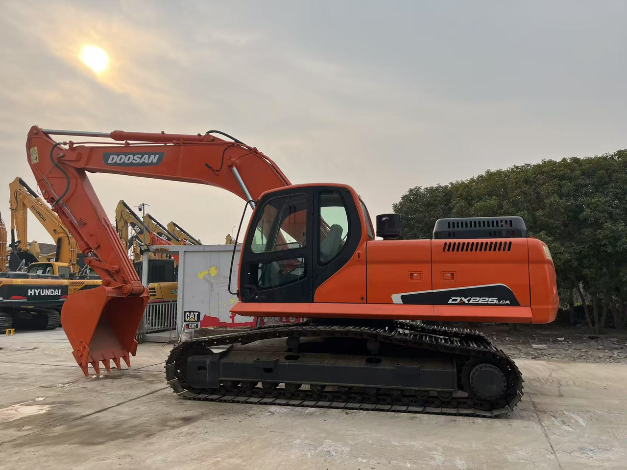 Doosan Used Excavator Doosan DX225 - 129kW Doosan DL06 Engine, 1.0m³ Standard Bucket Capacity, 22300kg Operating Weight - Kettenbagger: das Bild 1 Doosan Used Excavator Doosan DX225 - 129kW Doosan DL06 Engine, 1.0m³ Standard Bucket Capacity, 22300kg Operating Weight - Kettenbagger: das Bild 1
