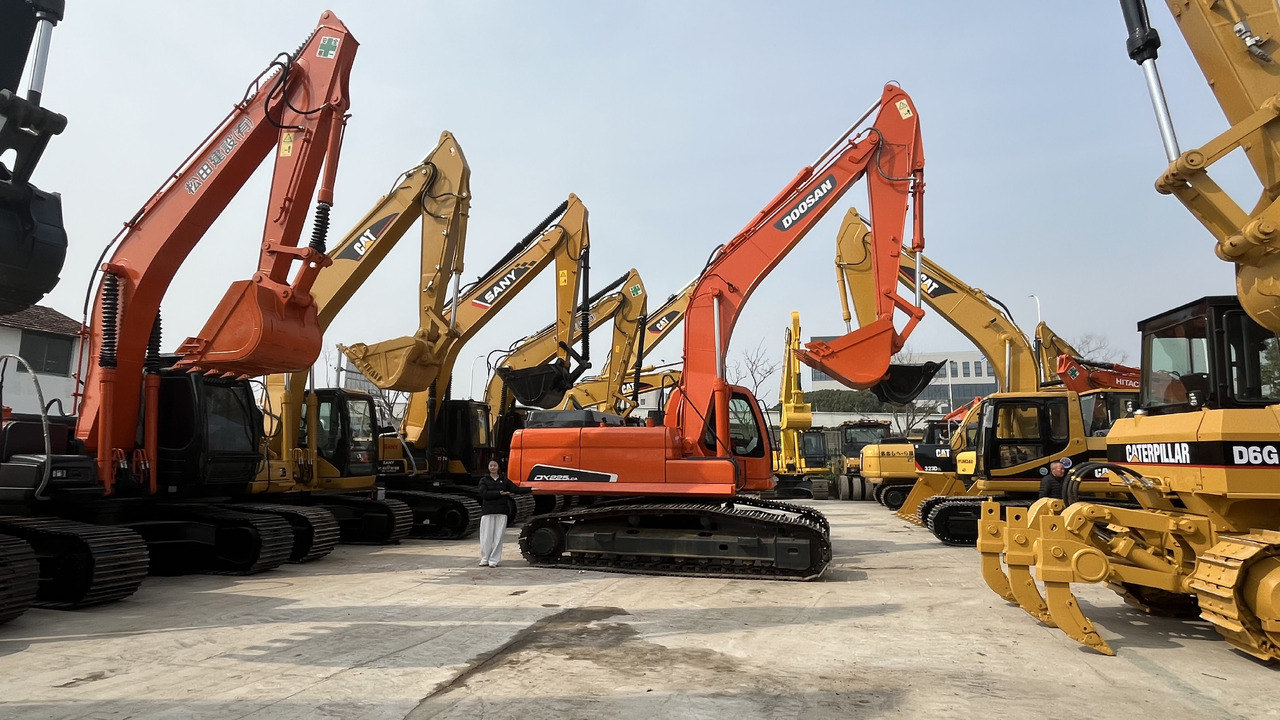Doosan Used Excavator Doosan DX225LC 20Ton 22.5T Excavator for Sale - Kettenbagger: das Bild 4 Doosan Used Excavator Doosan DX225LC 20Ton 22.5T Excavator for Sale - Kettenbagger: das Bild 4