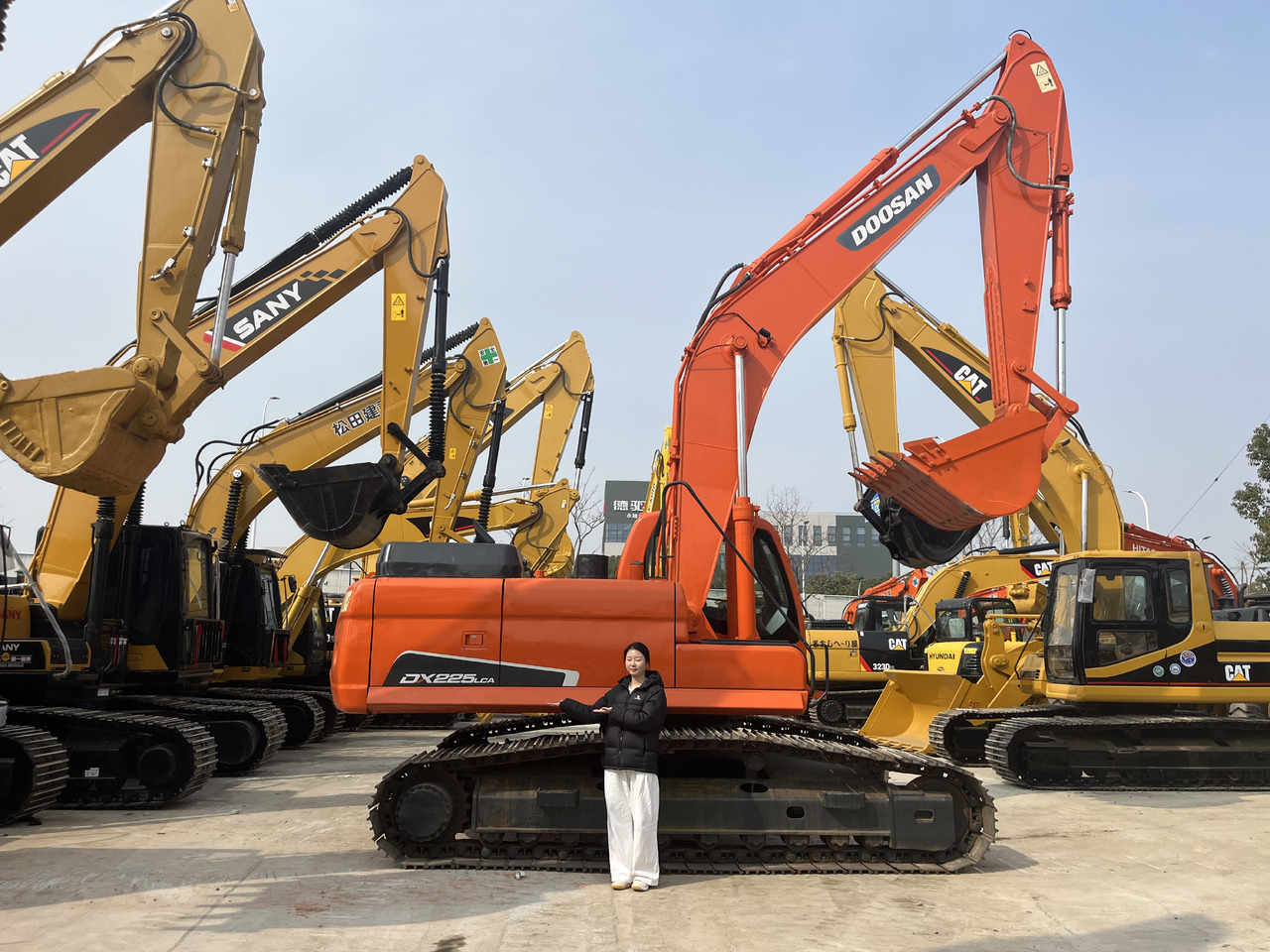 Doosan Used Excavator Doosan DX225LC 20Ton 22.5T Excavator for Sale - Kettenbagger: das Bild 1 Doosan Used Excavator Doosan DX225LC 20Ton 22.5T Excavator for Sale - Kettenbagger: das Bild 1