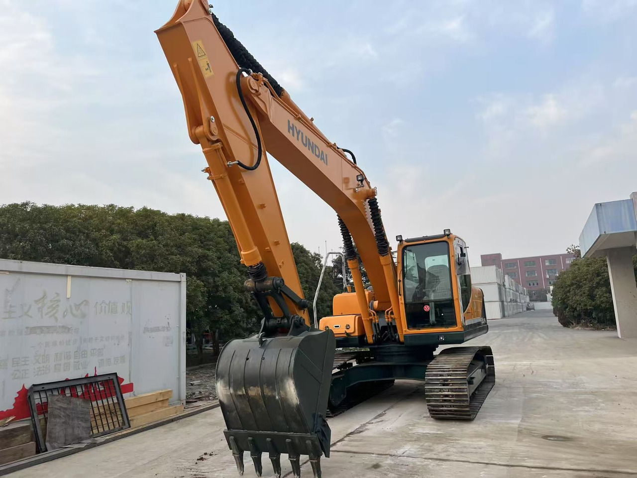 Hyundai Used Excavator Hyundai R220LC-9S $18,000-$26,800 | 22t Weight 0.92m³ Bucket Capacity - Kettenbagger: das Bild 4 Hyundai Used Excavator Hyundai R220LC-9S $18,000-$26,800 | 22t Weight 0.92m³ Bucket Capacity - Kettenbagger: das Bild 4