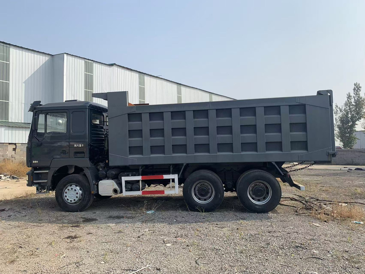 Shacman Dumper Truck 6x4 Shacman F3000 Tipper Truck Right Hand Drive - Kipper: das Bild 1 Shacman Dumper Truck 6x4 Shacman F3000 Tipper Truck Right Hand Drive - Kipper: das Bild 1