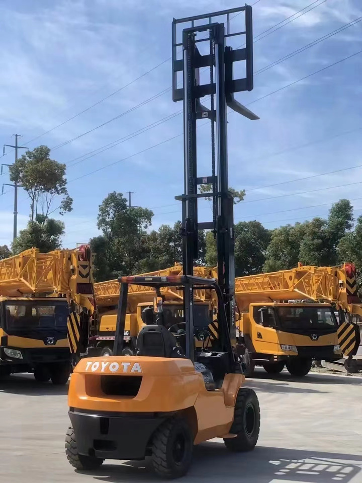 Toyota 5 ton Forklift Good Price FD50 with Side Shifter - Dieselstapler: das Bild 1 Toyota 5 ton Forklift Good Price FD50 with Side Shifter - Dieselstapler: das Bild 1