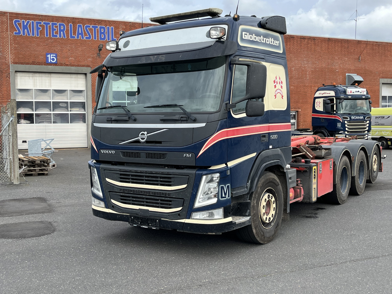Volvo FM 500 8x4 - Abrollkipper: das Bild 1 Volvo FM 500 8x4 - Abrollkipper: das Bild 1