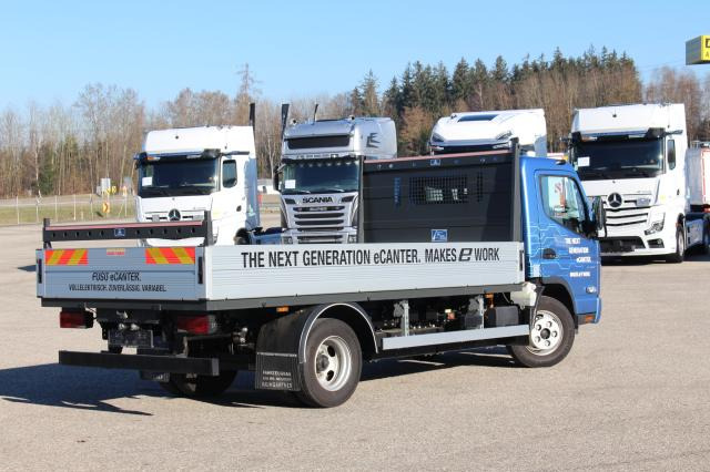 FUSO Canter 4C15E M - BATT. - Pritsche Transporter: das Bild 3 FUSO Canter 4C15E M - BATT. - Pritsche Transporter: das Bild 3