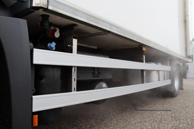 Mercedes-Benz Antos 1832 L - Kühlkoffer LKW: das Bild 3 Mercedes-Benz Antos 1832 L - Kühlkoffer LKW: das Bild 3