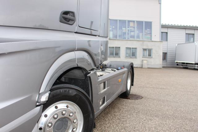 Mercedes-Benz Actros 1853LS HYDRAULIK - Sattelzugmaschine: das Bild 3 Mercedes-Benz Actros 1853LS HYDRAULIK - Sattelzugmaschine: das Bild 3