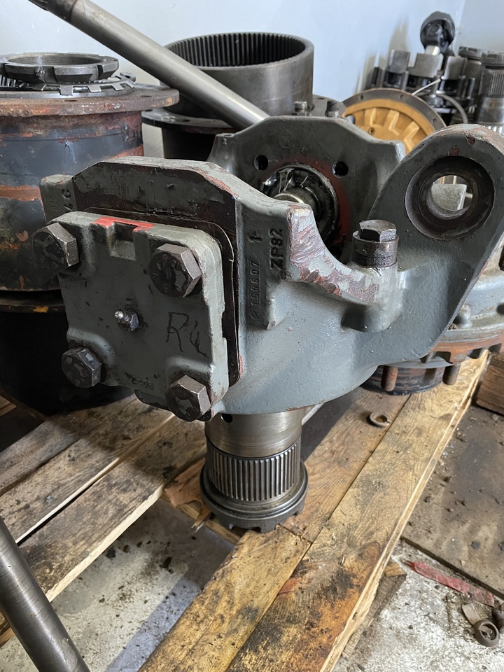 LIEBHERR A900C - Achsschenkel für Mobilbagger: das Bild 2 LIEBHERR A900C - Achsschenkel für Mobilbagger: das Bild 2