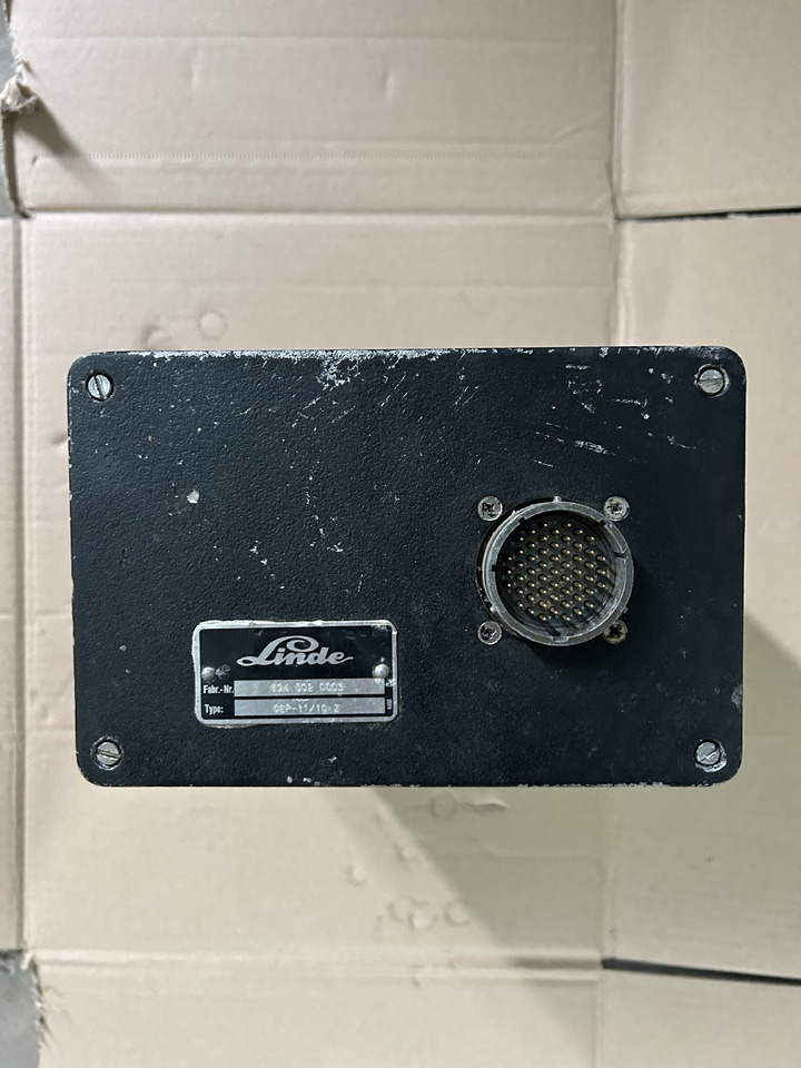Linde CEP 10/11 Z - Steuergerät für Bulldozer: das Bild 2 Linde CEP 10/11 Z - Steuergerät für Bulldozer: das Bild 2
