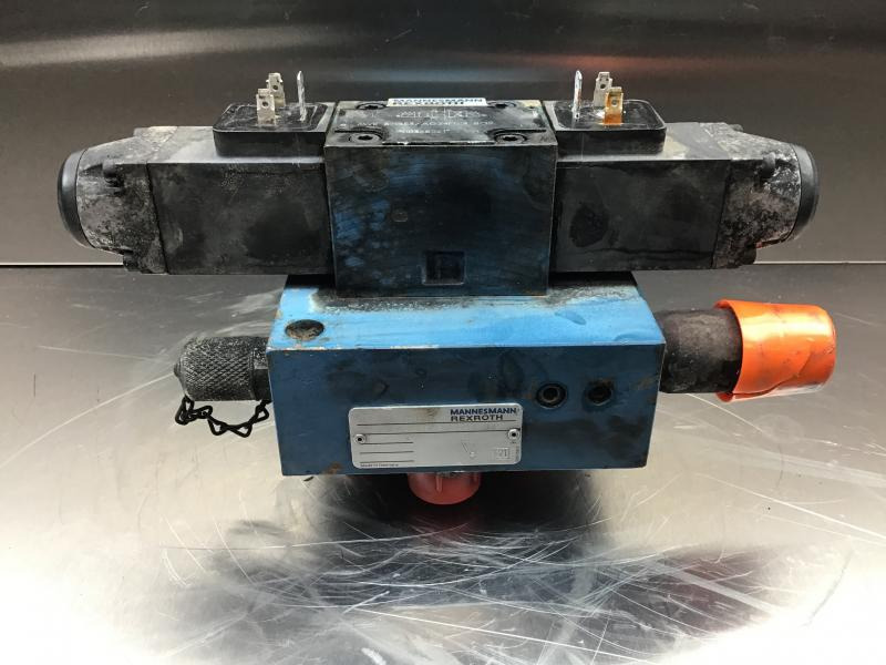 Ersatzteile Liebherr Directional Control Valve: das Bild 1